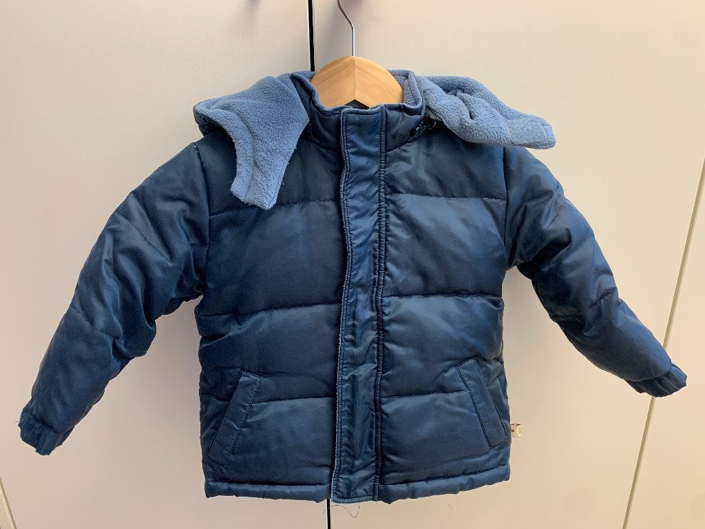Blauwe Winterjas met kap M86, Kinderen en Baby's, Gebruikt, Jongetje of Meisje, Ophalen of Verzenden, Jasje
