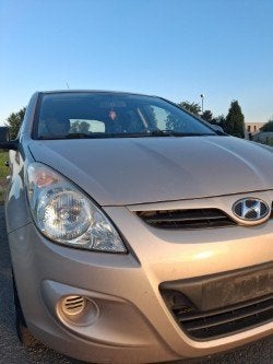 Hyundai i20 1.2 Essence, Autos, Hyundai, Particulier, i20, Airbags, Air conditionné, Verrouillage central, Vitres électriques