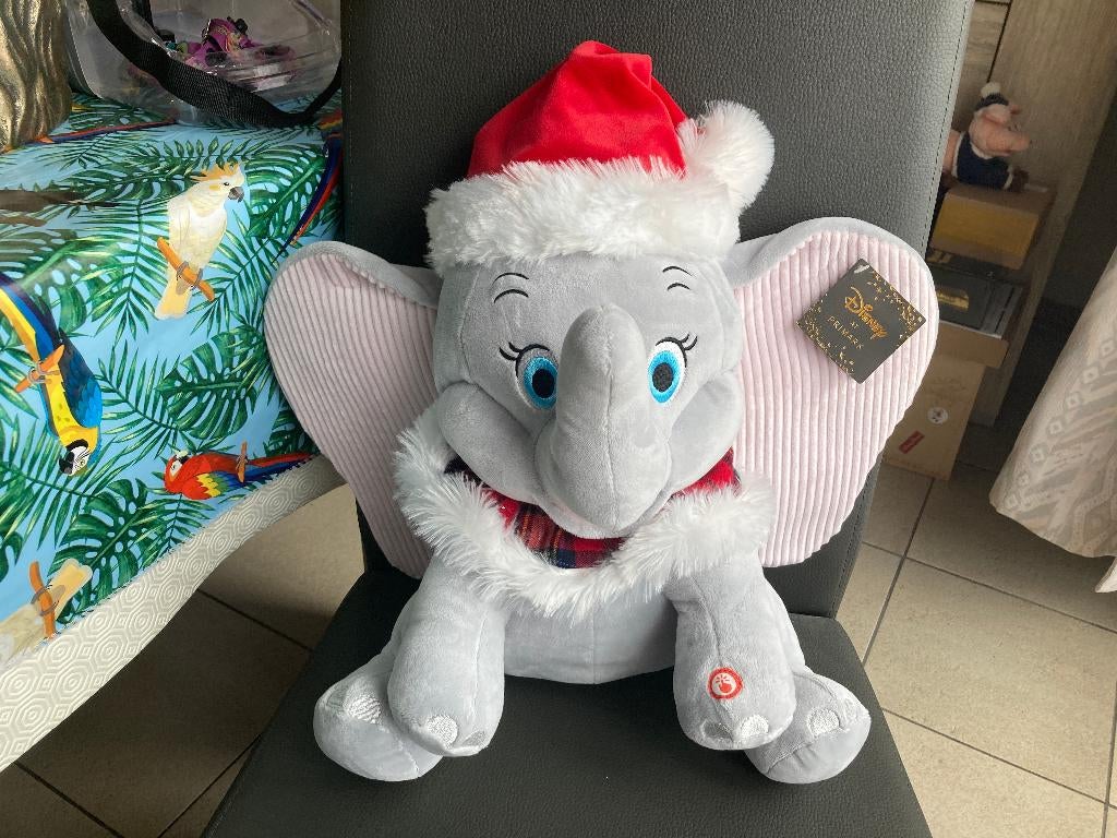 Nieuwe Dumbo knuffel kerst - met licht - ongeveer 45 cm, Ophalen of Verzenden, Bambi of Dumbo, Nieuw, Knuffel
