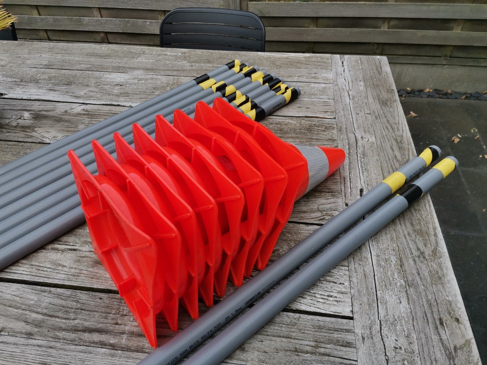 Set verkeerskegels met PVC-stokken., Auto diversen, Auto-accessoires, Ophalen