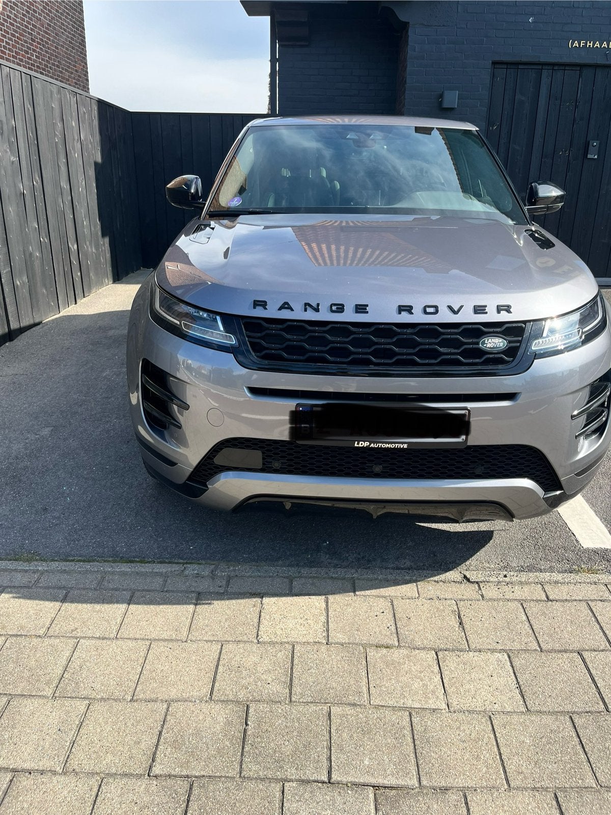 Land Rover Evoque R dynamic P200, Cuir, Argent ou Gris, Euro 6, Carnet d'entretien