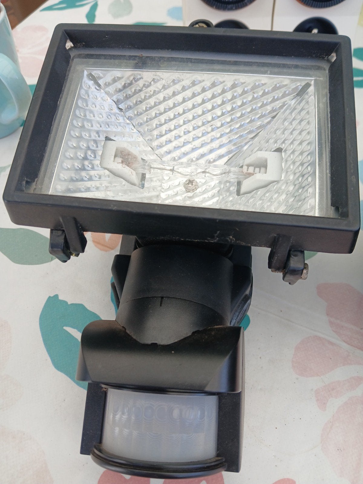projecteurs avec detecteur  150 watt, Comme neuf, 50 à 200 watts, Lampe avec luminaire