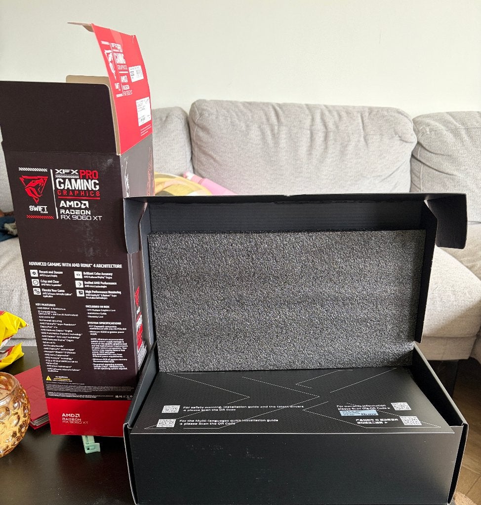 RX 9060 XT 16GB - XFX GPU, Ophalen, AMD, GDDR6, Zo goed als nieuw