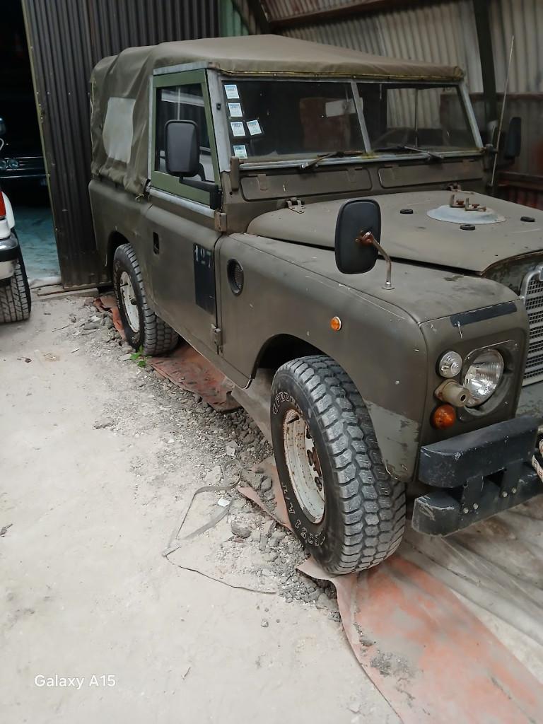 landrover defender, Autos, Achat, 2400 cm³, Noir, 2 portes