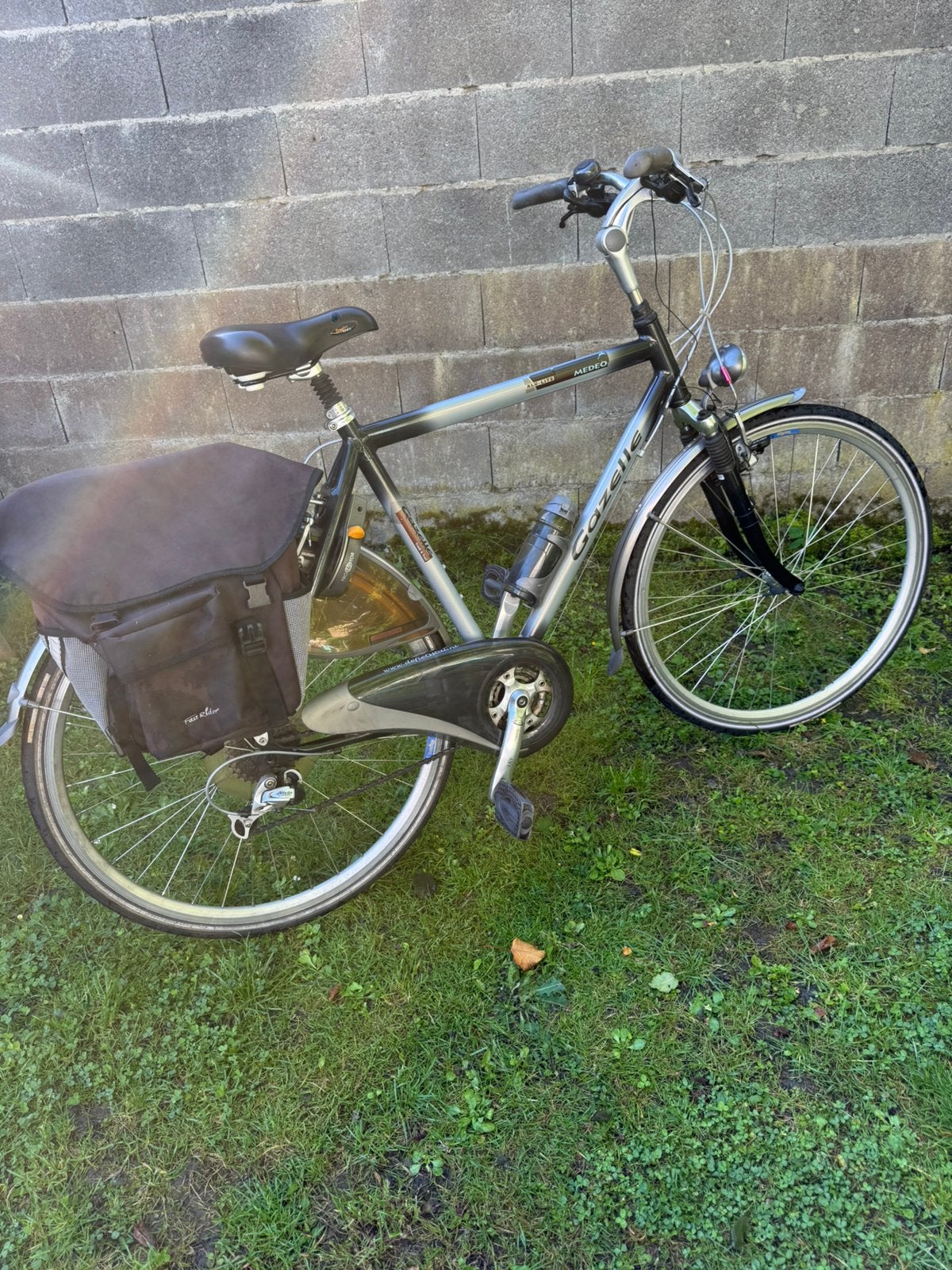 Gazelle MEDEO 28 inch 18 V fiets in zeer goede staat., Fietsen en Brommers, Fietsen | Tandems, Ophalen, Zo goed als nieuw, 57 tot 61 cm