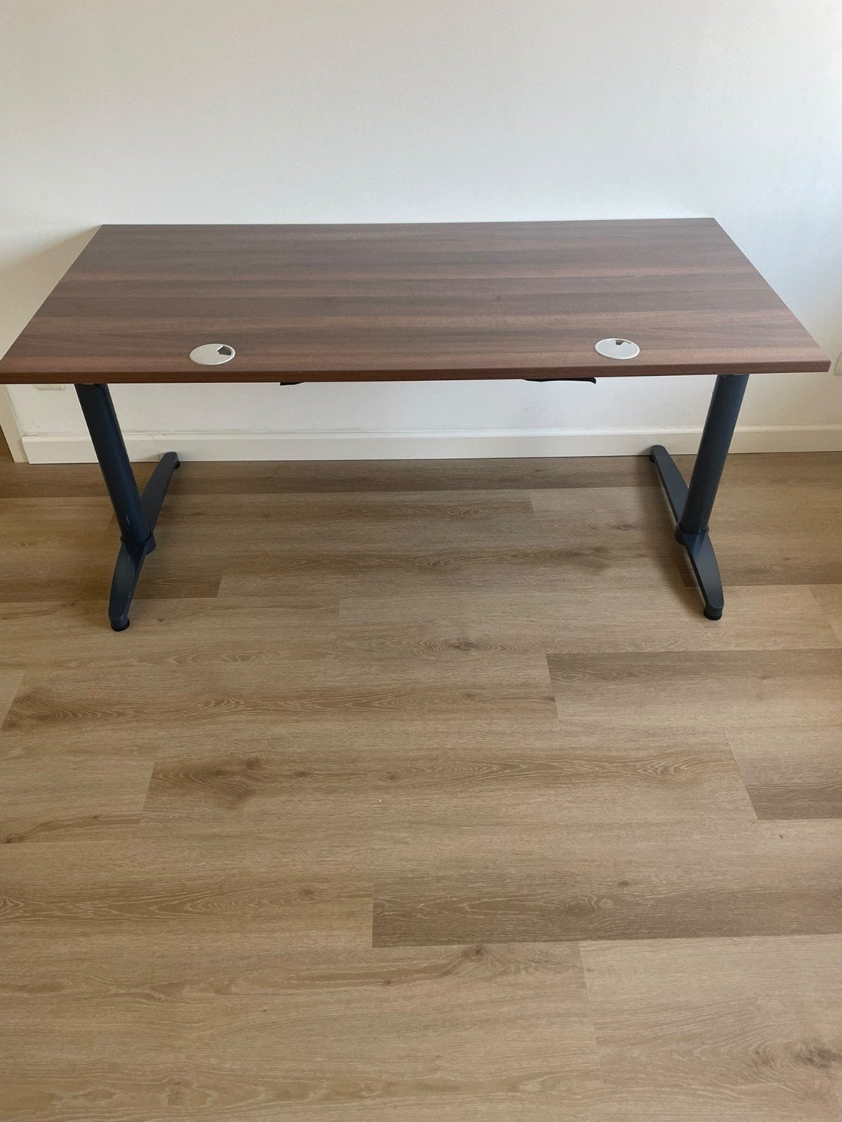 Solide werktafel, Huis en Inrichting, Ophalen, In hoogte verstelbaar
