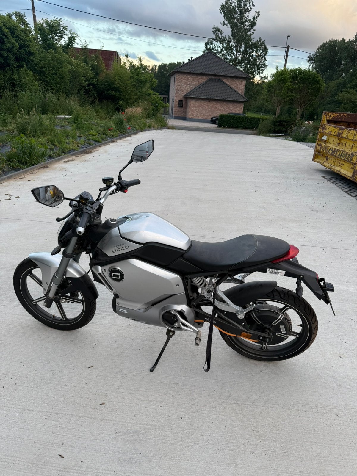 Super Soco TS Elektrisch, Ophalen