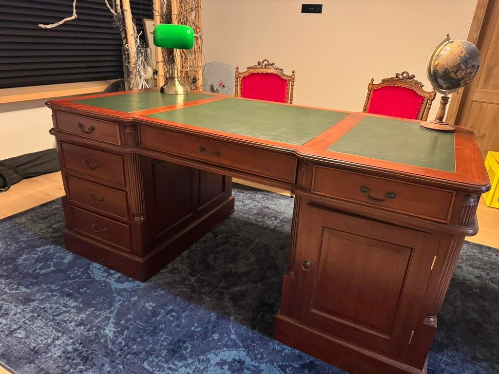 Klassieke engelse bureau, Enlèvement