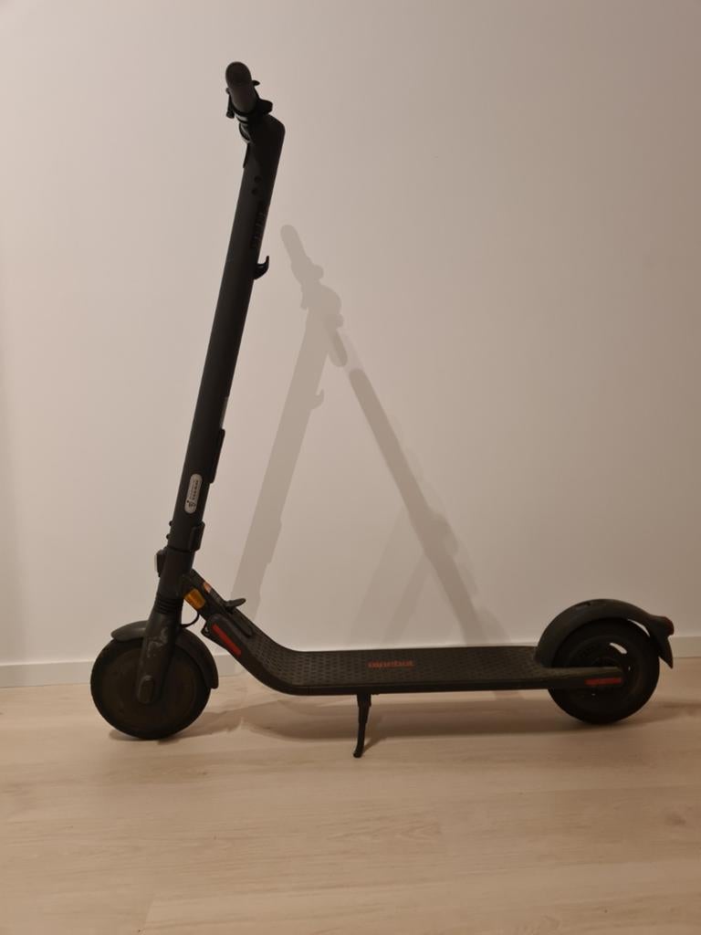 Ninebot Kickscooter E25E, Fietsen en Brommers, Ophalen