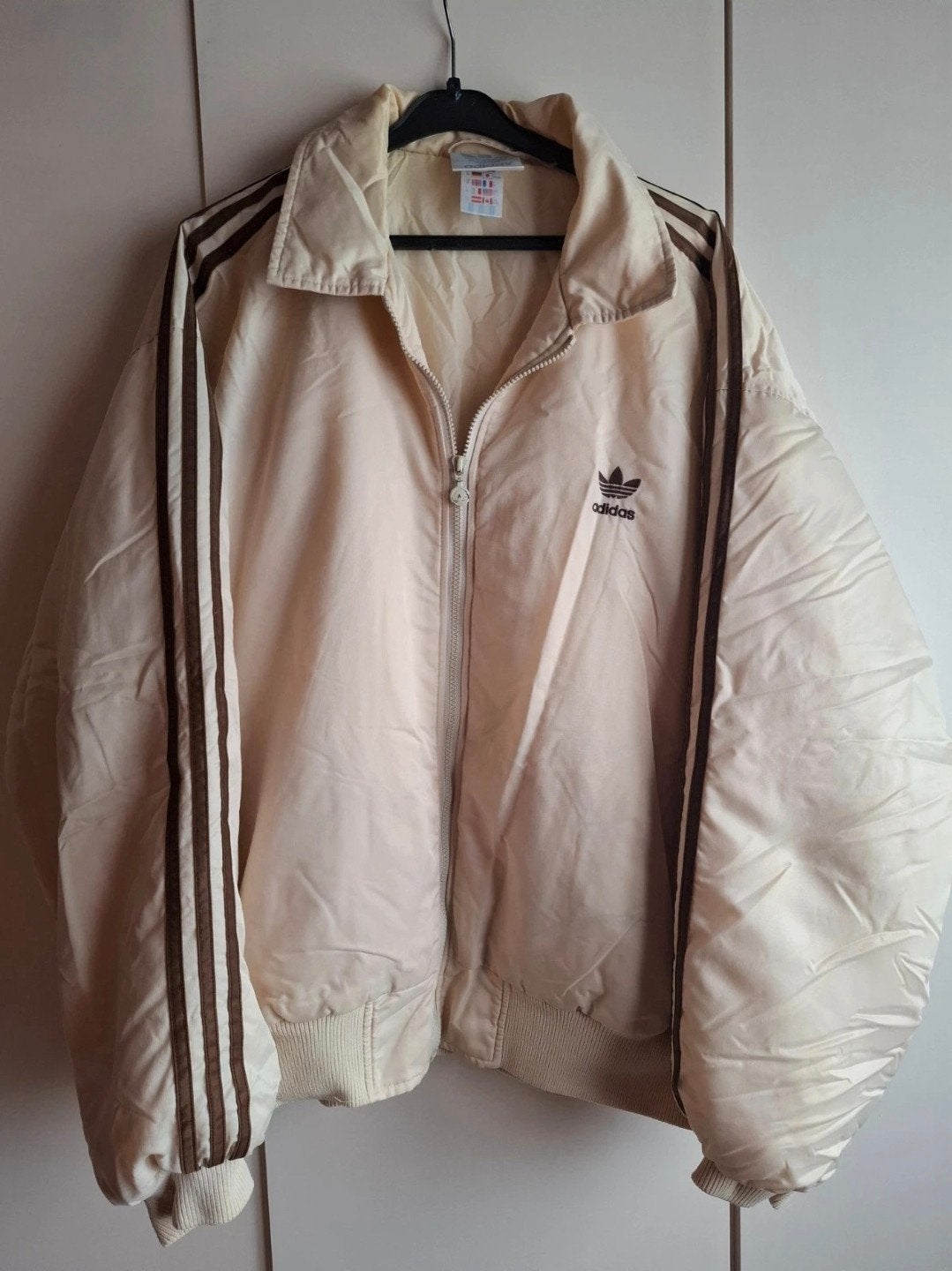 Adidas jas XL beige, Kleding | Heren, Beige, Maat 56/58 (XL), Ophalen of Verzenden, Zo goed als nieuw