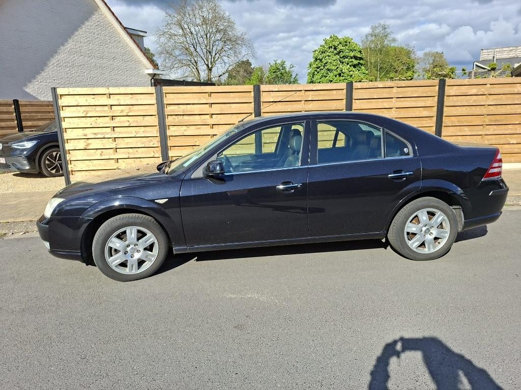 Ford mondeo ghia, Auto's, Voorwielaandrijving, Mondeo, Zwart, Leder