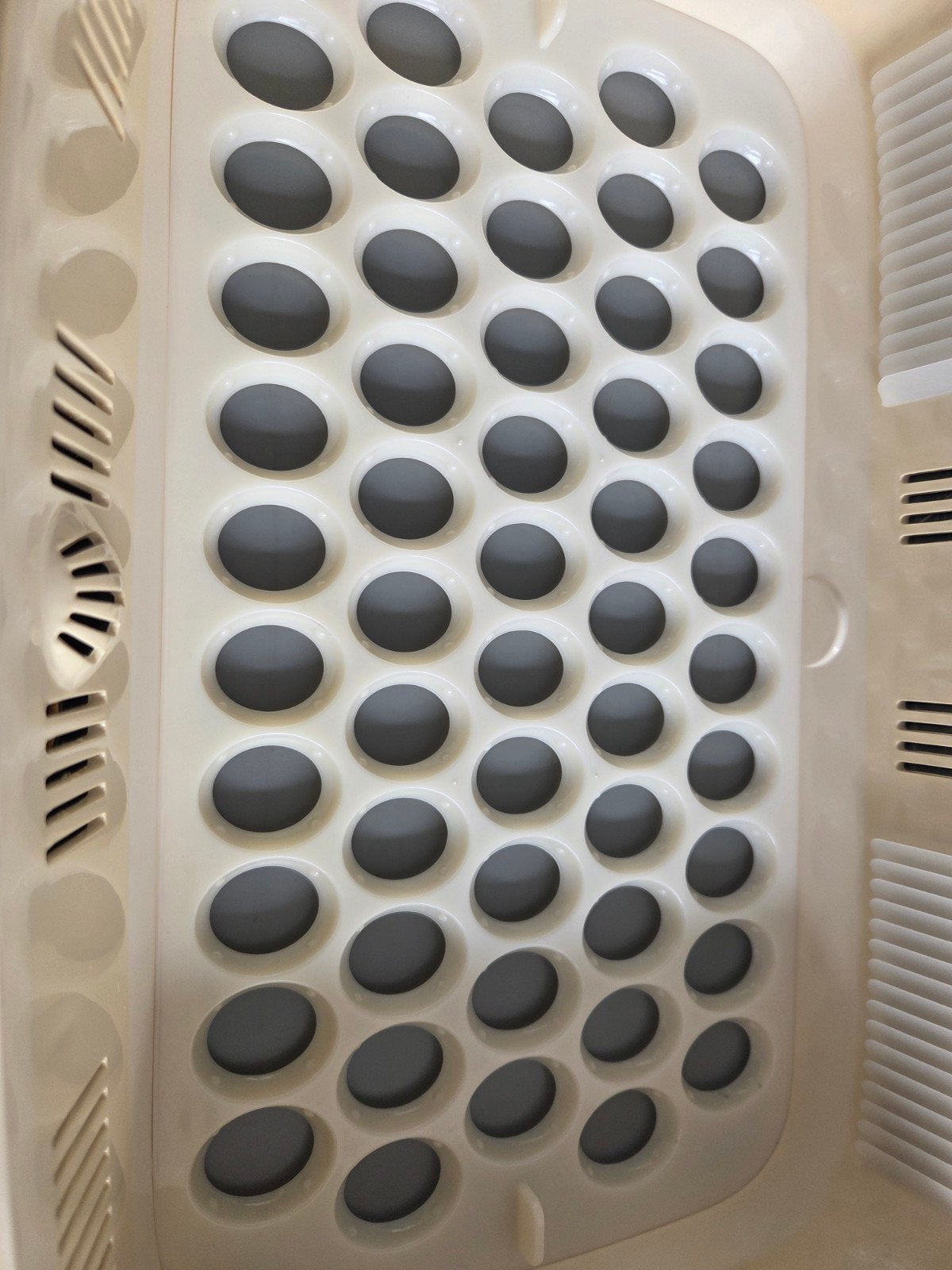 Small tray voor in een rcom 20 broedmachine