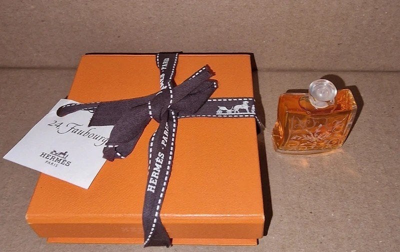 Miniatuurparfum 24 Faubourg Hermès 7,5 ml vol, Verzamelen, Verzenden, Zo goed als nieuw, Miniatuur, Gevuld