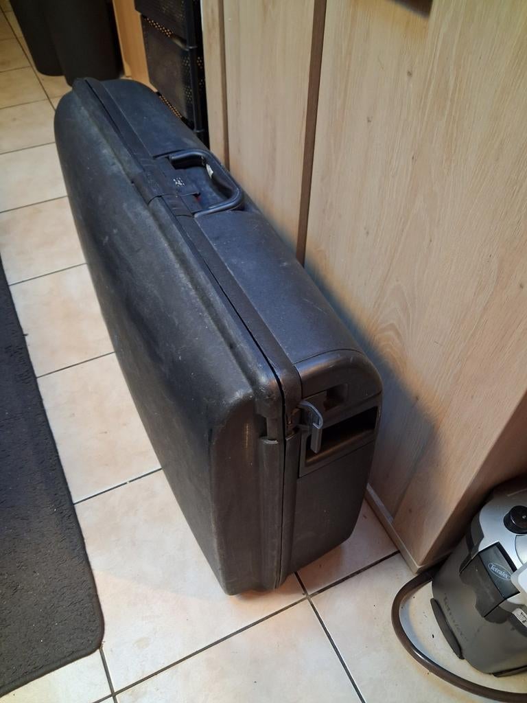 Valise de voyage 74/55/24, 70 cm ou plus, Plastique dur, Enlèvement, Utilisé