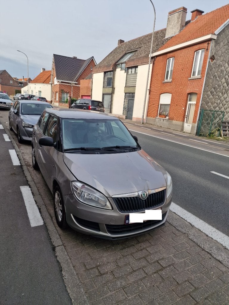 Skoda Fabia 1.2 Benzine uit 2012 (2de generatie) 215.000KM, Auto's, Voorwielaandrijving, Euro 5, Electronic Stability Program (ESP)