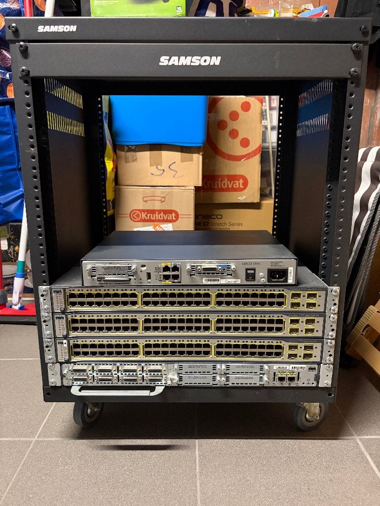 CISCO CCNA- en CCNP-labkit met mobiele kast, Ophalen of Verzenden, Gebruikt