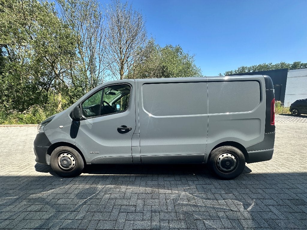 Nissan NV300 bestelwagen - lichte vracht, Auto's, Bestelwagens en Lichte vracht, Automaat, 4 deurs, Euro 6, Radio