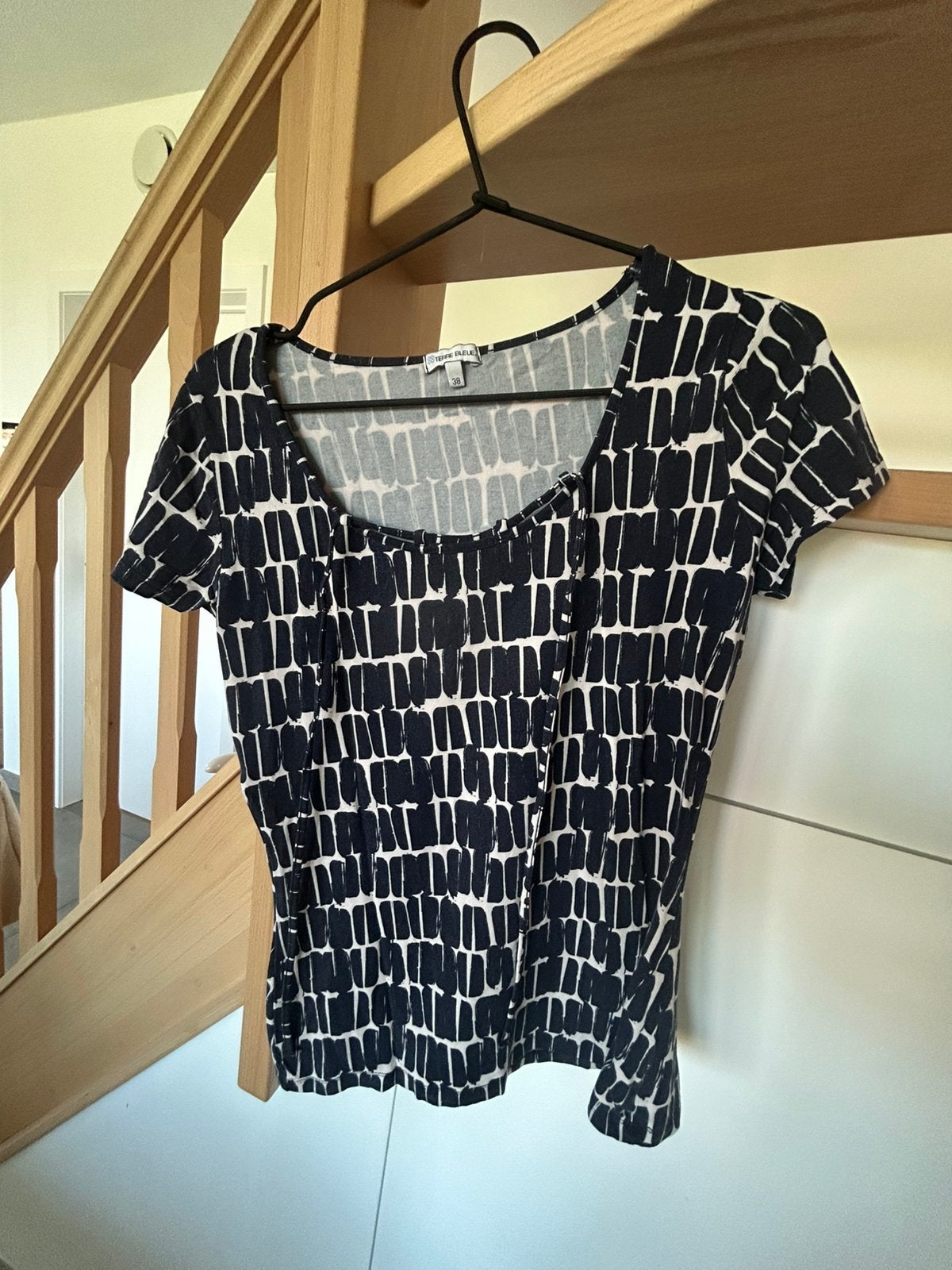 T-shirt noire Terre bleue taille 36, Kleding | Dames, Topjes, Maat 38/40 (M), Zwart, Ophalen of Verzenden, Zo goed als nieuw