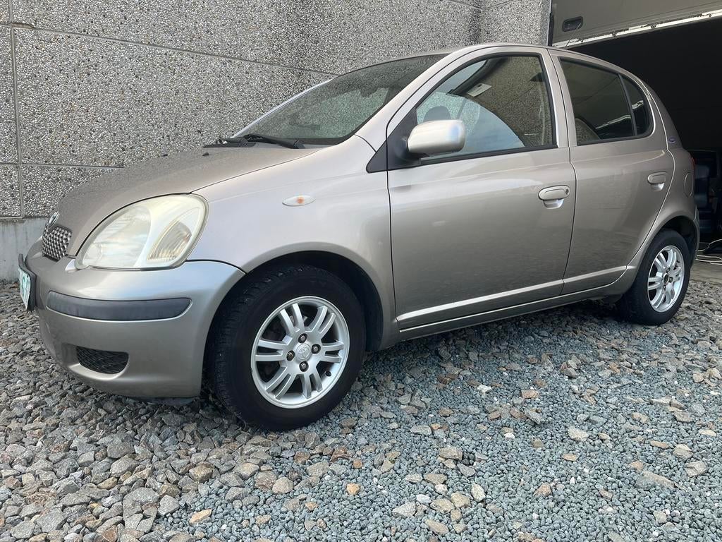Toyota Yaris 1.3 Essence ⛽️⛽️, Argent ou Gris, Achat, Entreprise, Boîte manuelle