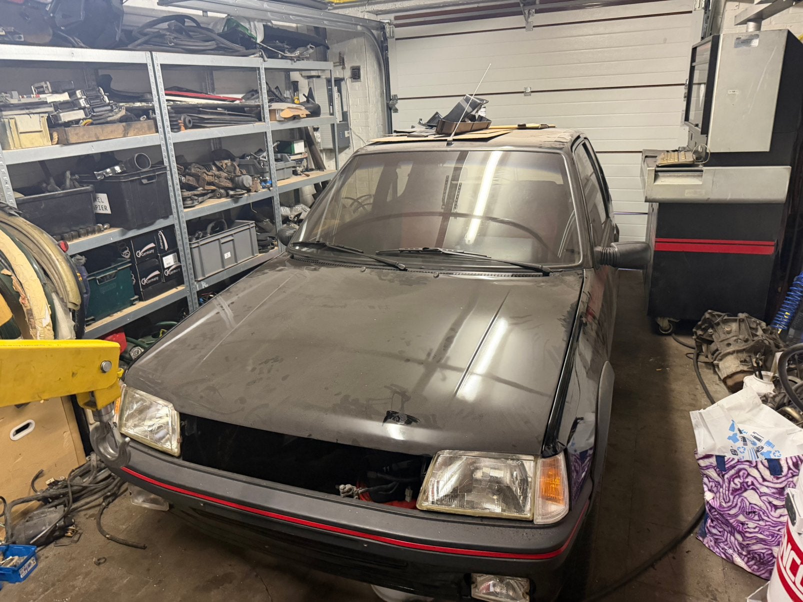 Peugeot 205 GTI 1.9 + veel onderdelen, Bedrijf, Te koop, Benzine