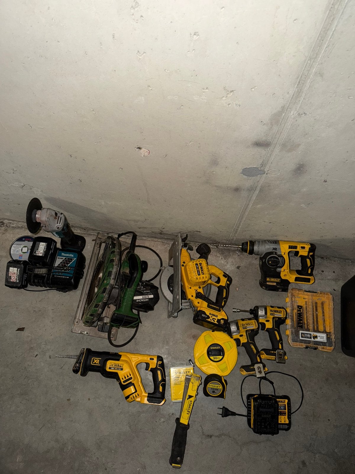 Équipement Dewalt, Makita, Hitachi, Bricolage & Construction, Enlèvement, Utilisé