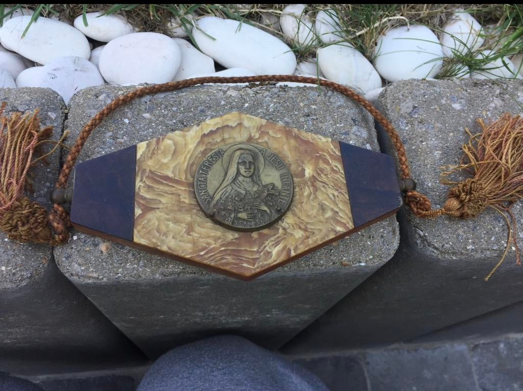 Plaque religieuse àl'effigie de Sainte Thérèse de Lisieux