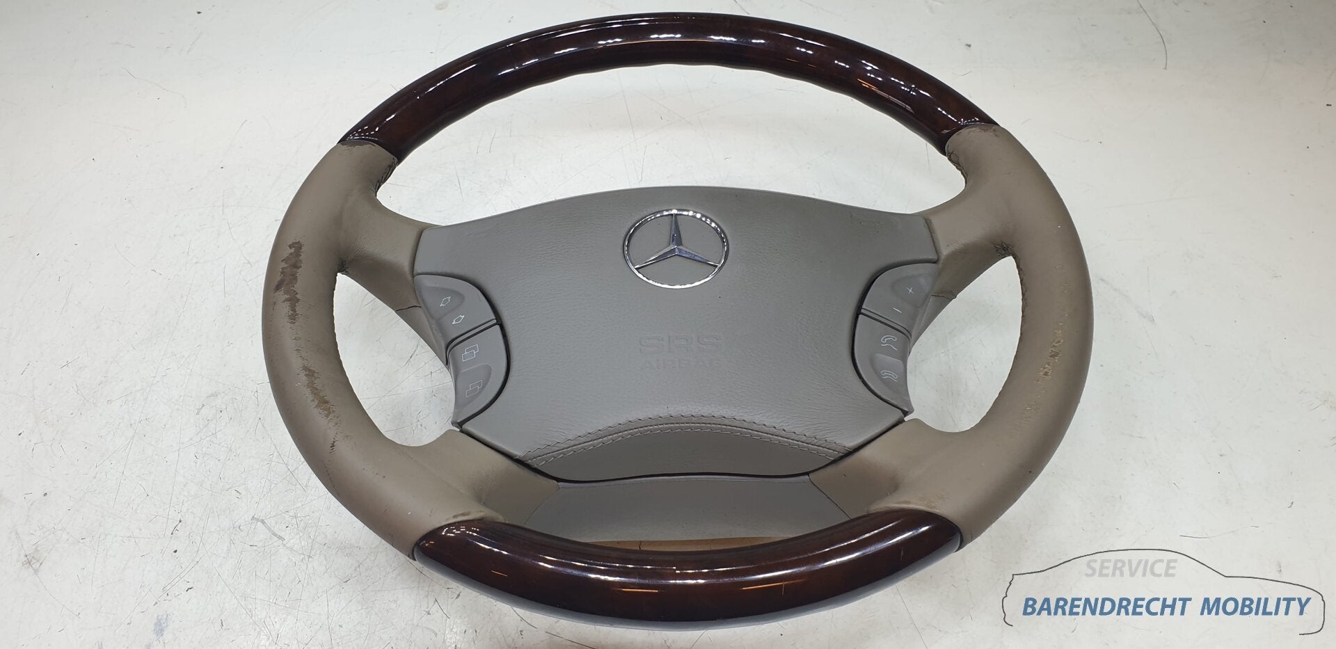 Volant en bois pour Mercedes Classe S W220 CL W215 int rieur, Mercedes-Benz AG, Mercedes-Benz, Utilisé, Mercedesstrasse 120
70372  Stuttgart, DE