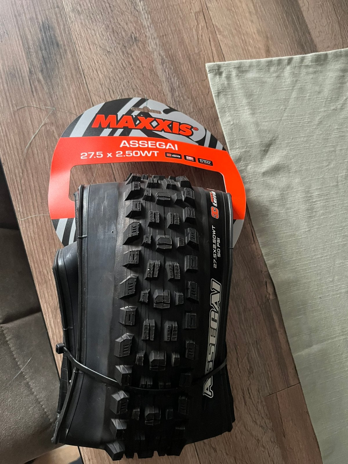 Maxxis 27,5 downhill band nieuw, Ophalen, Zo goed als nieuw