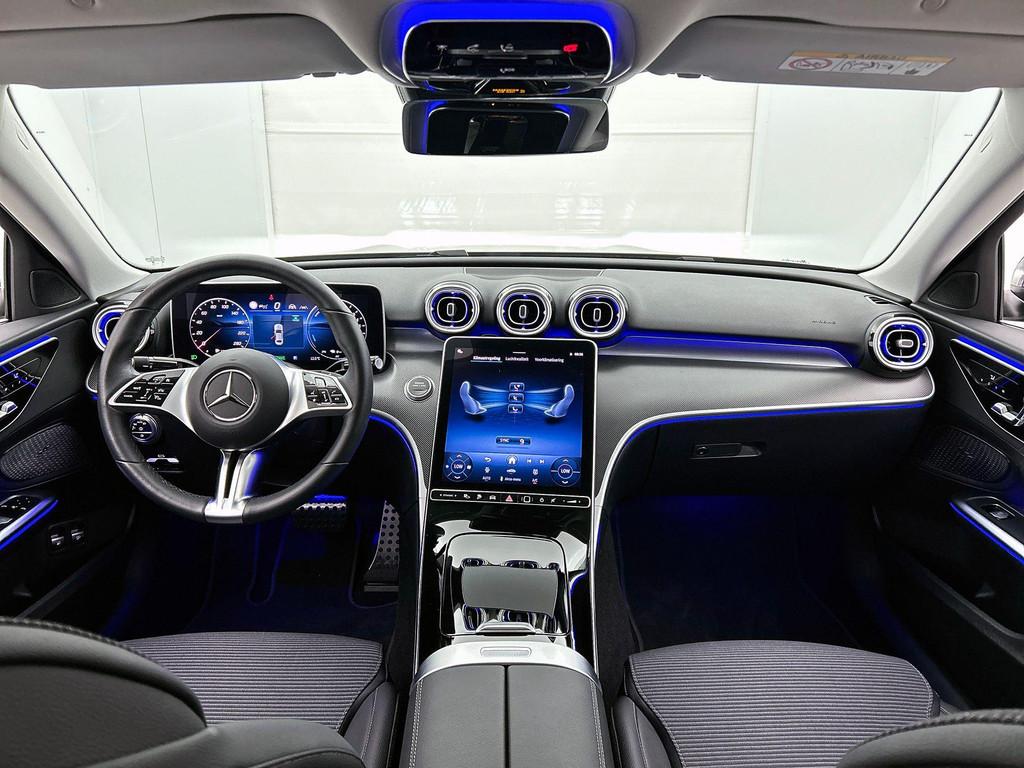 Mercedes-Benz C-Klasse 300 e Berline Luxury line Distronic |, Auto's, Mercedes-Benz, Automaat, 4 cilinders, Regensensor, 2080 kg