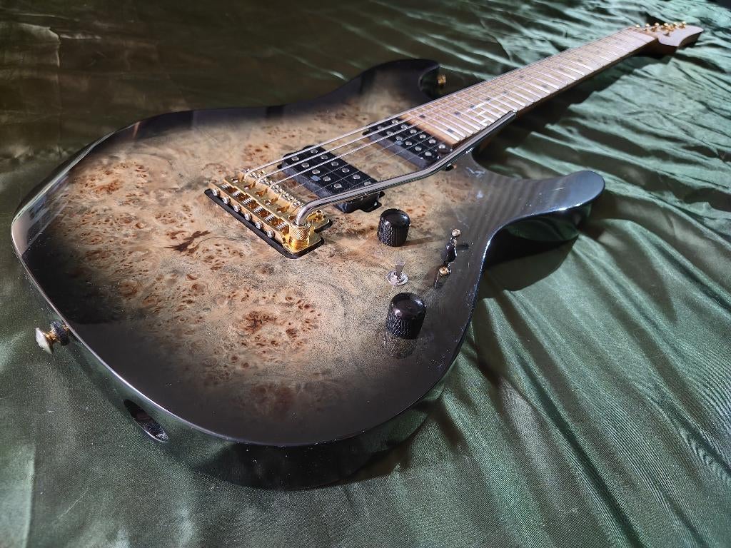 Ibanez Az, Muziek en Instrumenten, Snaarinstrumenten | Gitaren | Elektrisch, Ophalen, Zo goed als nieuw, Solid body, Ibanez