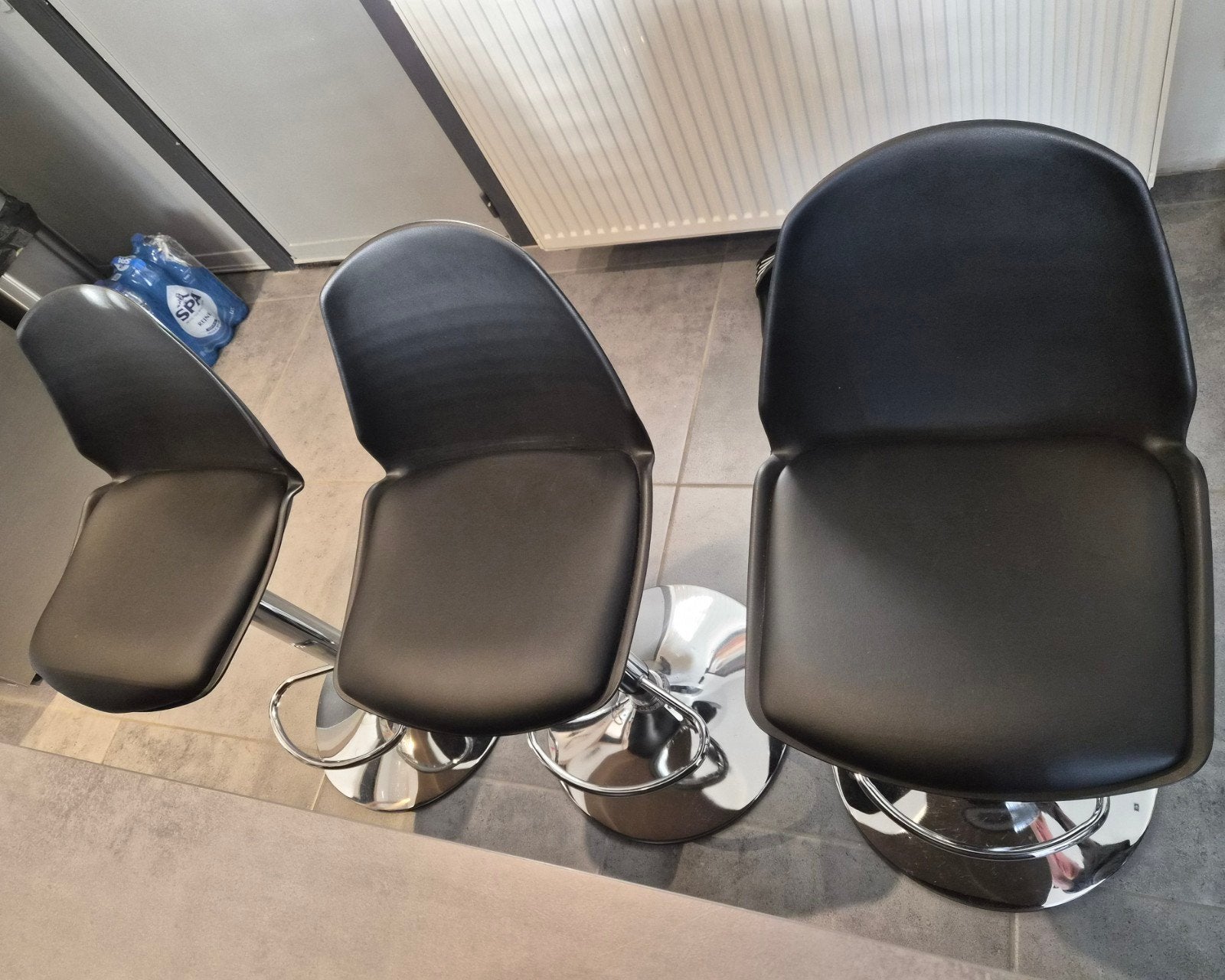 3 Tabourets bar design noir assise en cuir, 3 tabourets, Comme neuf, Enlèvement, Cuir