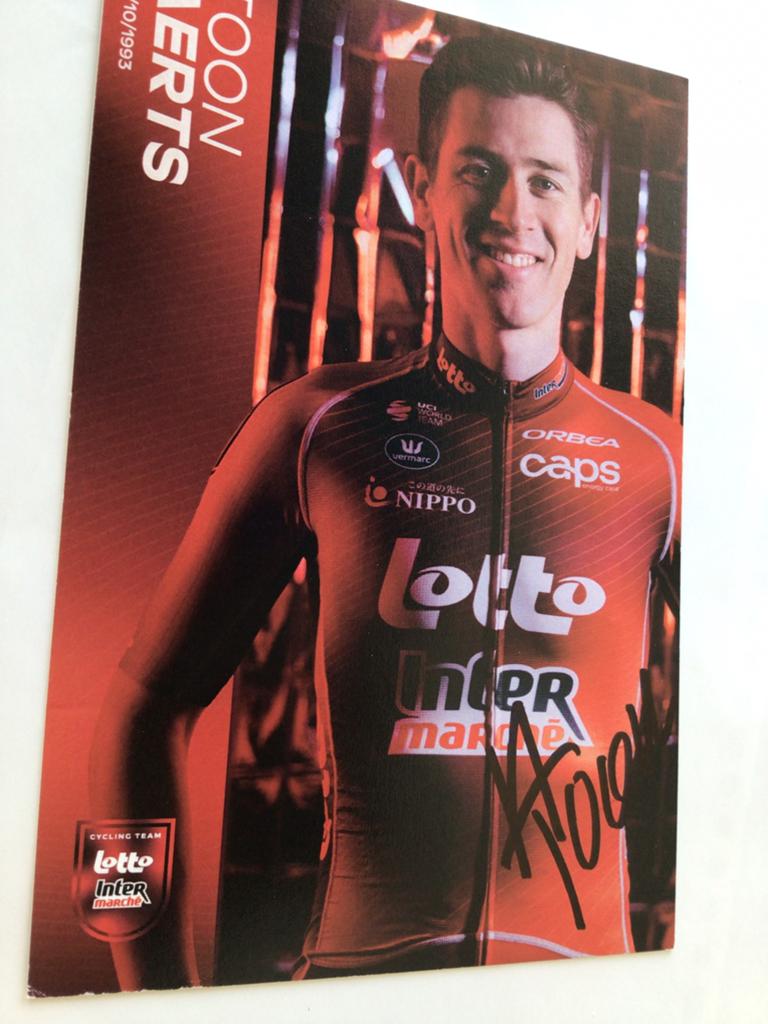 Wielerkaart 2026 team lotto toon aerts signe, Sport en Fitness, Wielrennen, Verzenden, Zo goed als nieuw