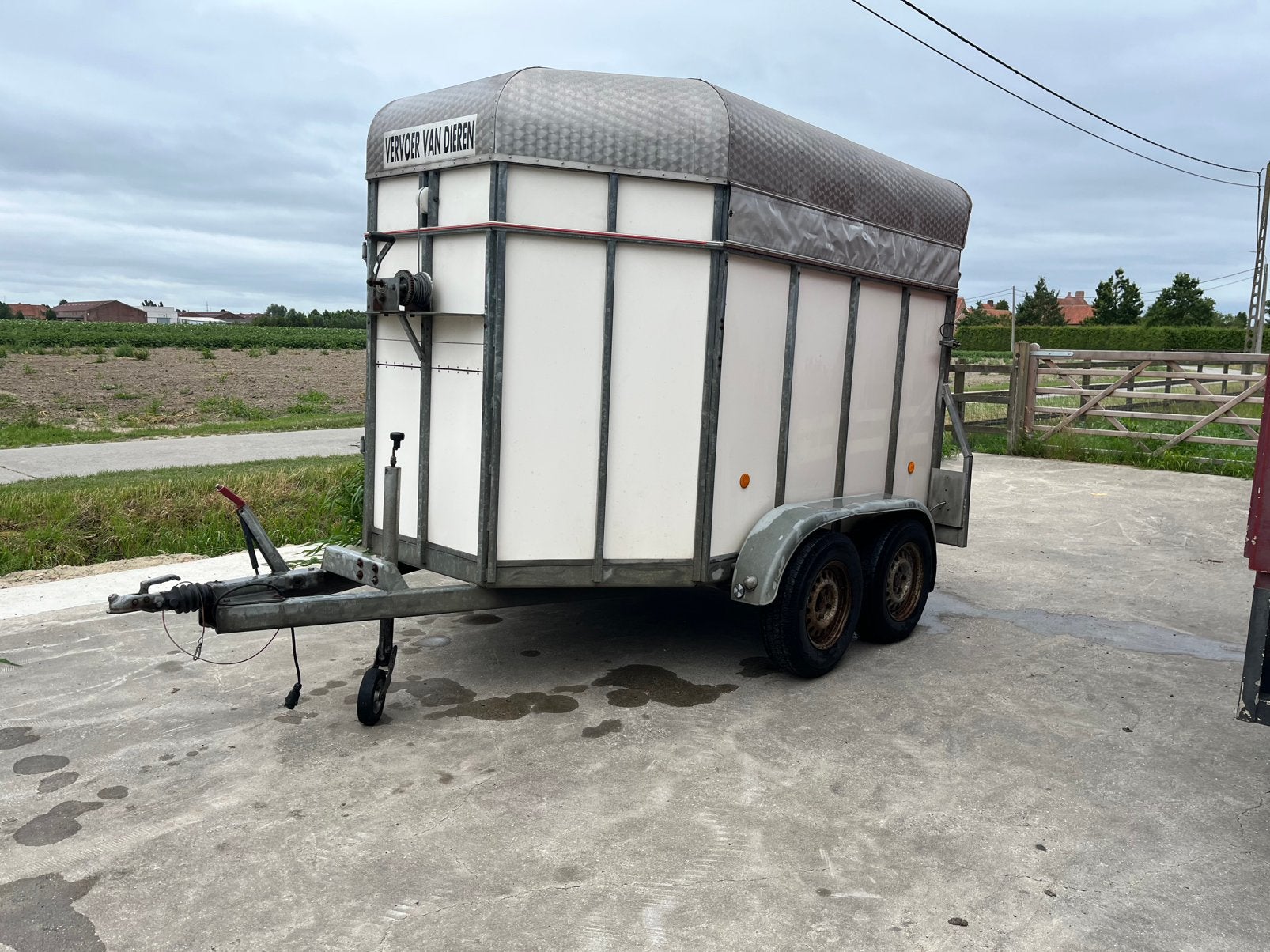 Veeaanhangwagen / Veetrailer, Dieren en Toebehoren, Rijtuigen en Koetsen, Zo goed als nieuw
