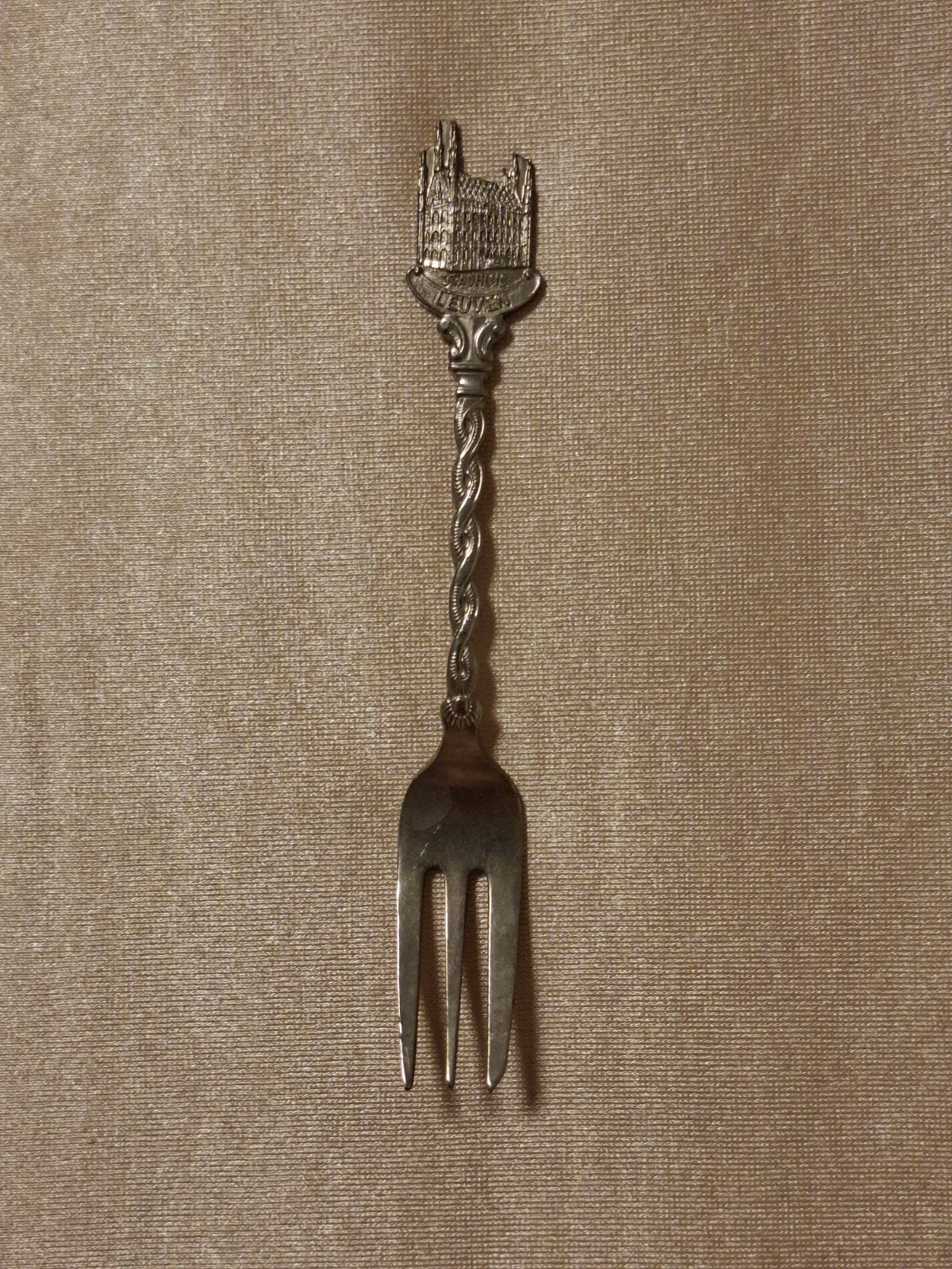 Souvenir Vork Leuven, Antiek en Kunst, Ophalen of Verzenden
