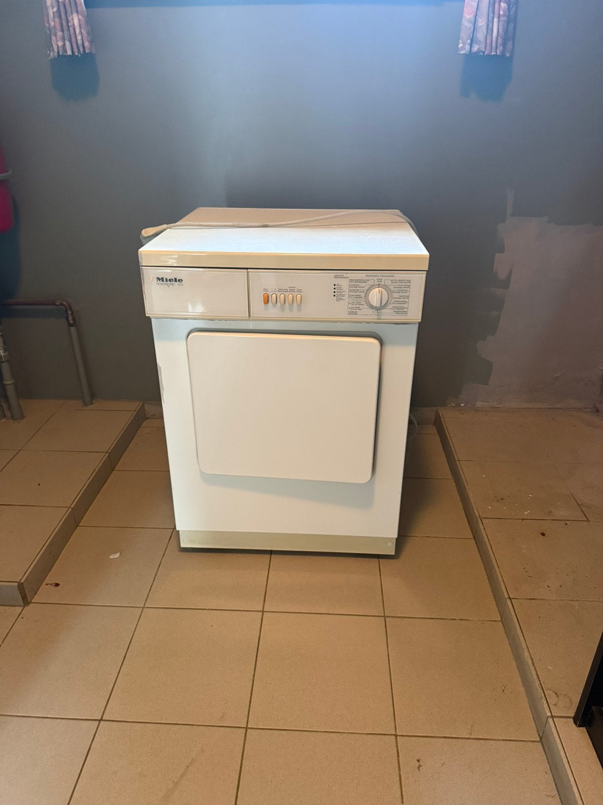Miele Droogkast, Ophalen, Gebruikt
