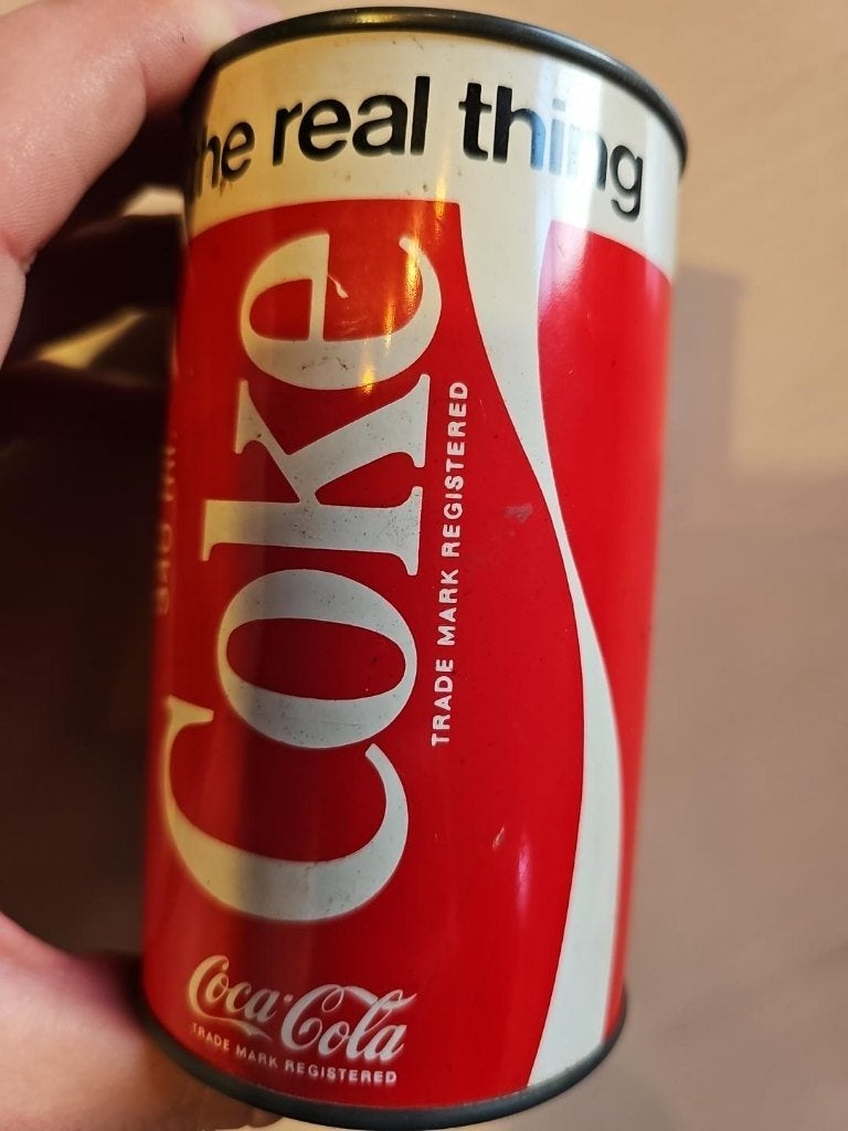 Vintage Coca-Cola spaarpot uit de jaren 70 — metaal, Verzamelen, Ophalen, Gebruikt, Metaal of Blik, Overige thema's