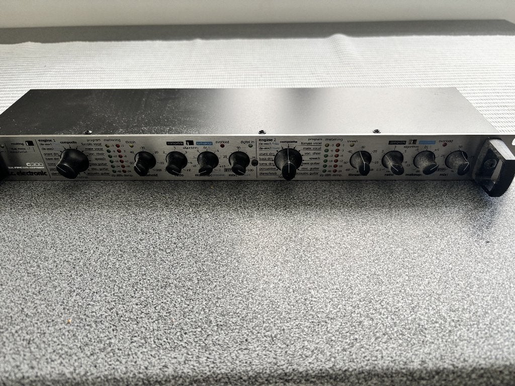 TC Electronic C300 Dual Stereo Gate / Compressor – 19” rack, Muziek en Instrumenten, Effecten, Zo goed als nieuw, Compressor, Ophalen of Verzenden
