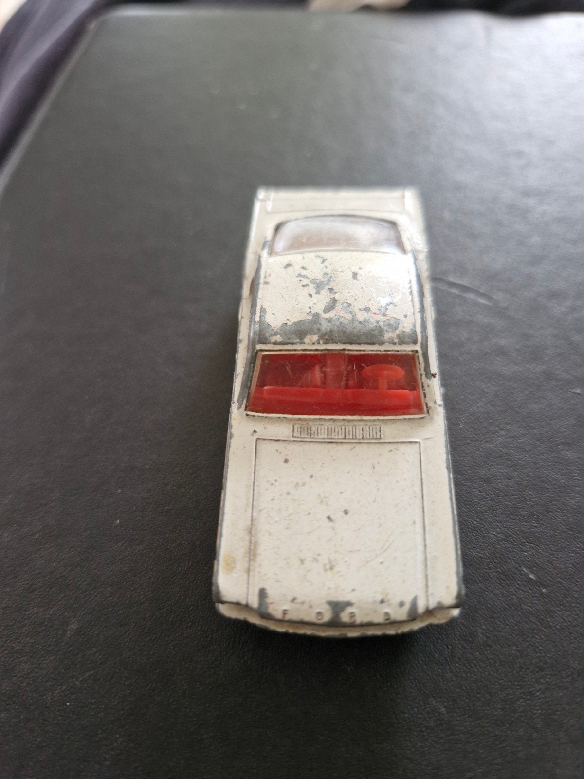 Matchbox mustang. Made in England by Lesney. wit, Enlèvement ou Envoi, Utilisé, Voiture, Lesney