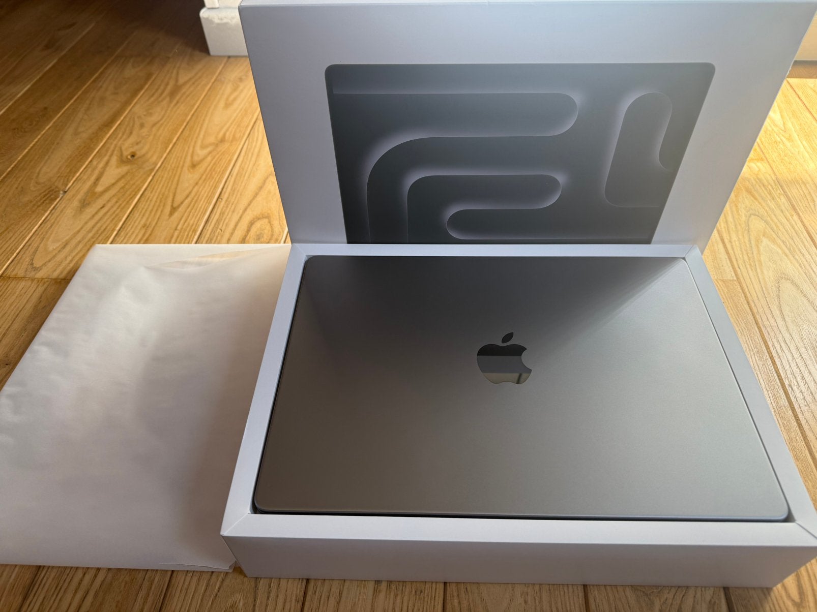 Macbook pro M3 512go 8go ram, Ophalen, Zo goed als nieuw, MacBook