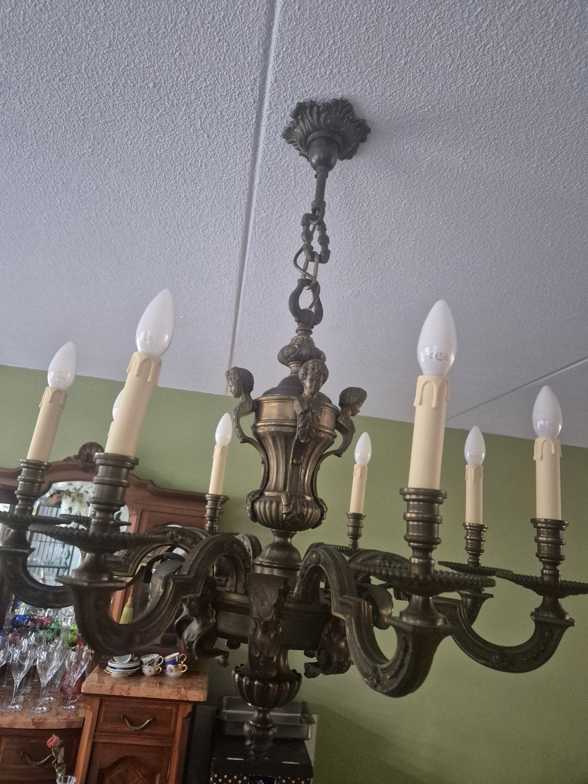 Antieke bronzen stijlvolle kroonluchter ., Ophalen