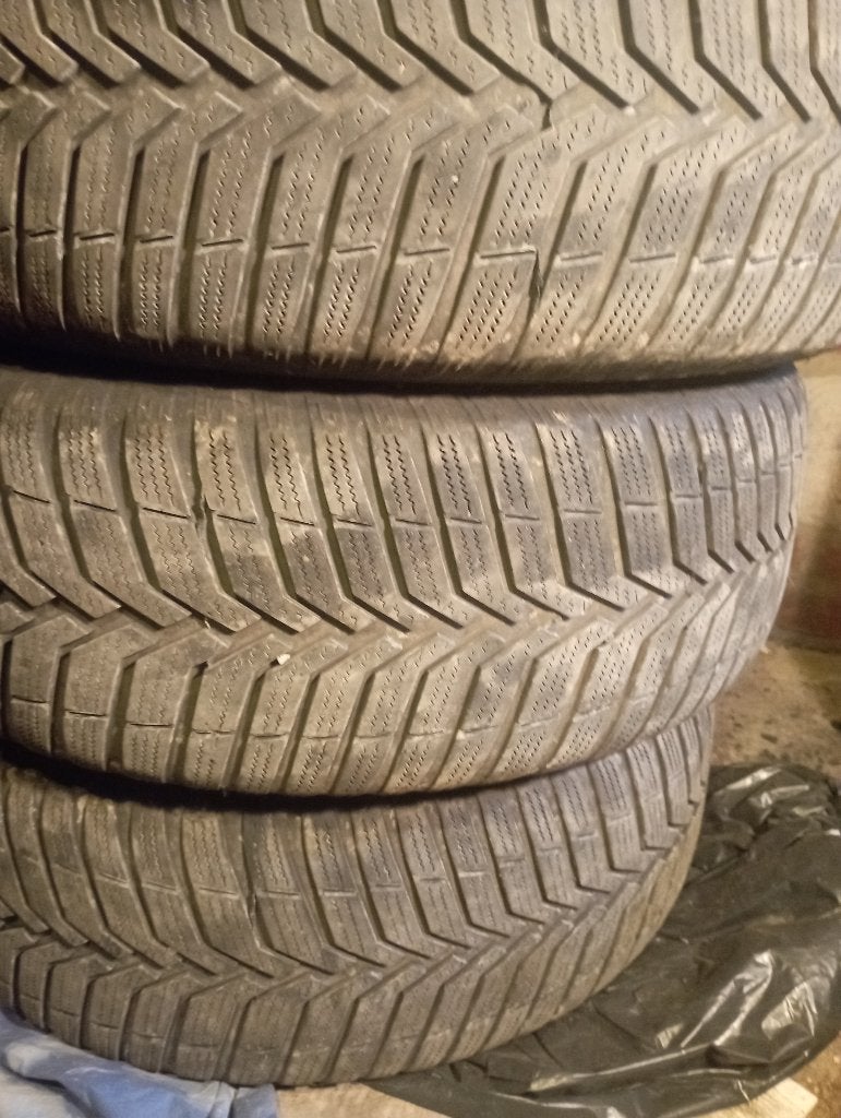 PNEUS SUR JANTES, Autos : Pièces & Accessoires, Pneus hiver, 16 pouces, Véhicule de tourisme, 205 mm
