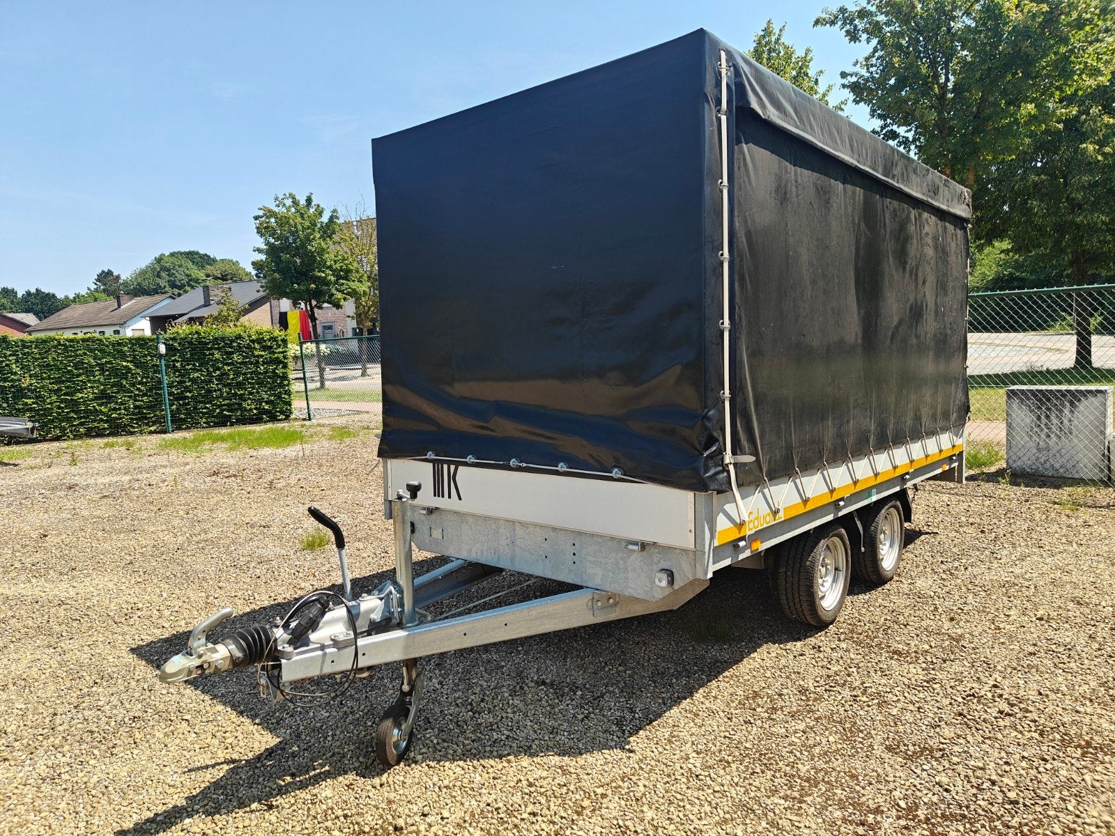 Eduard 3500 kg en très bon état avec auvent et rampes, Enlèvement, Comme neuf