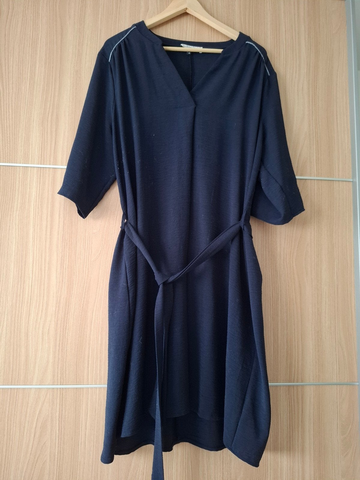 Donkerblauwe jurk maat 48, Taille 46/48 (XL) ou plus grande, Enlèvement ou Envoi, Lola & Liza, Bleu