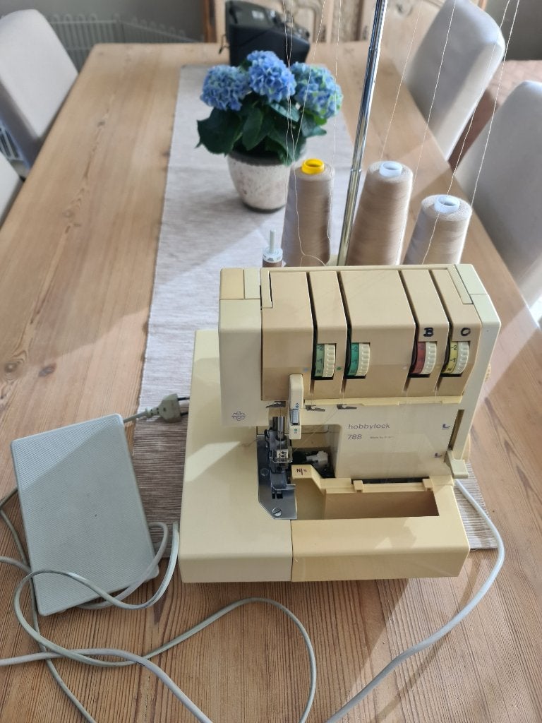 hobbylock 788 overlock machine, Enlèvement, Utilisé, Surjeteuse, Autres marques