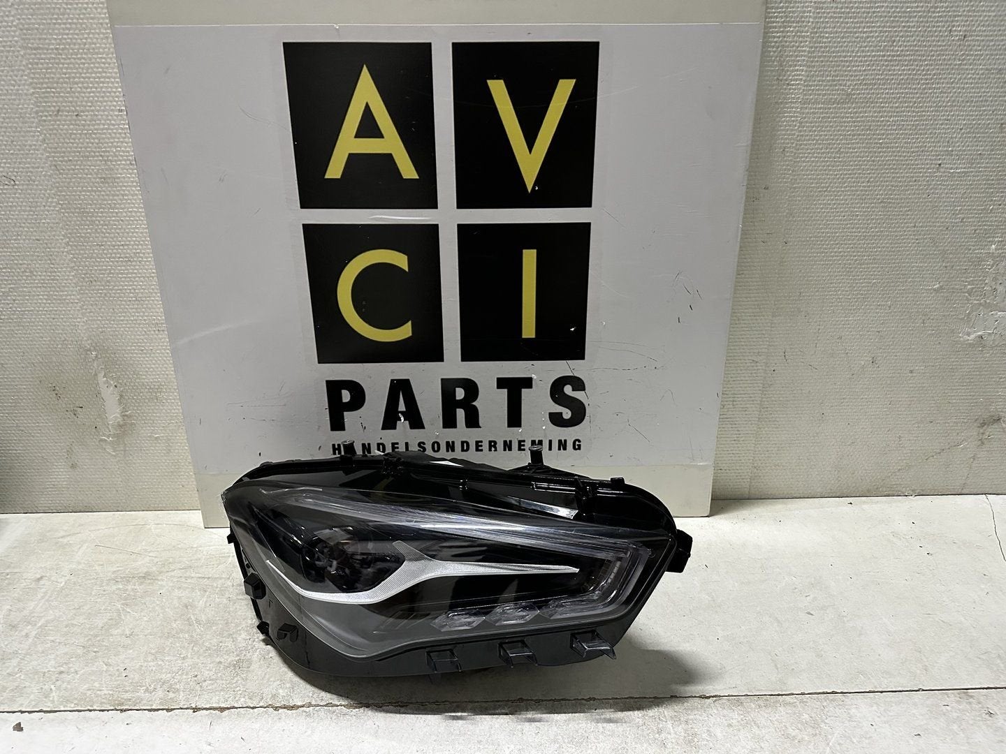 Koplamp CLA Klasse W118 Facelift Voll LED Rechts A1189060801, Gebruikt, -, Ophalen of Verzenden, -