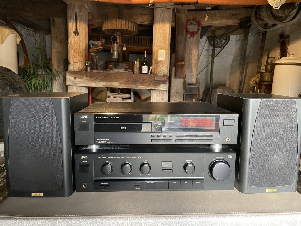 JVC AX-311 versterker en XL-V311 cd-speler en Jamo 28 set, Moins de 60 watts, JVC, Enlèvement, Stéréo