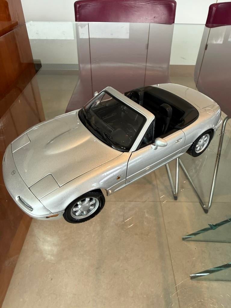 MAZDA MX-5 MIATA 1:18 sans boite, Enlèvement ou Envoi, Comme neuf