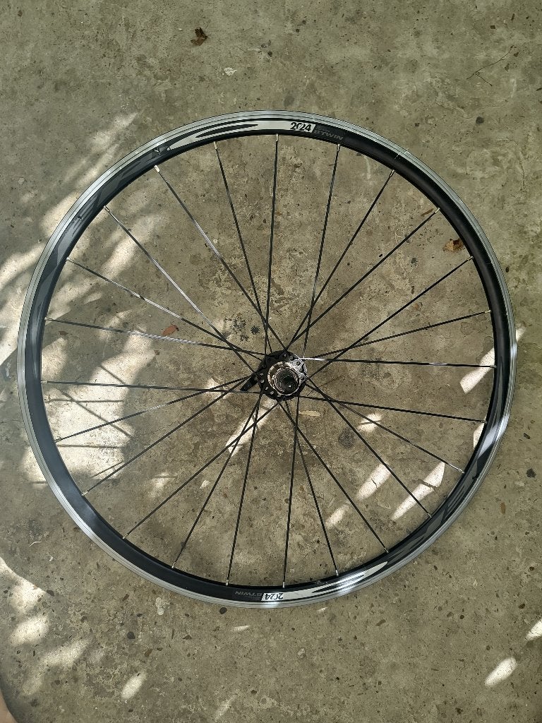 Jante arriere btwin aero 2024, Vélos & Vélomoteurs, Enlèvement, Comme neuf, Frein sur jante, 28 pouces