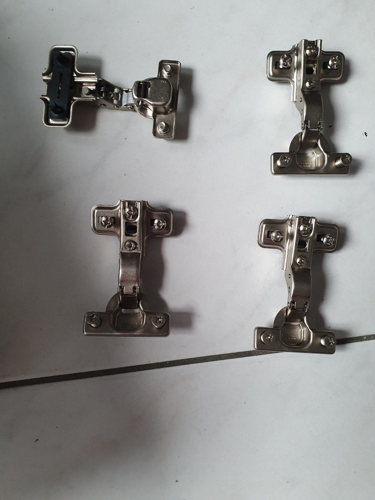 STANDAARD SCHARNIEREN ZONDER SLUITINGDMECHANISME p,/ st. 1 e, Ophalen, Schroeven
