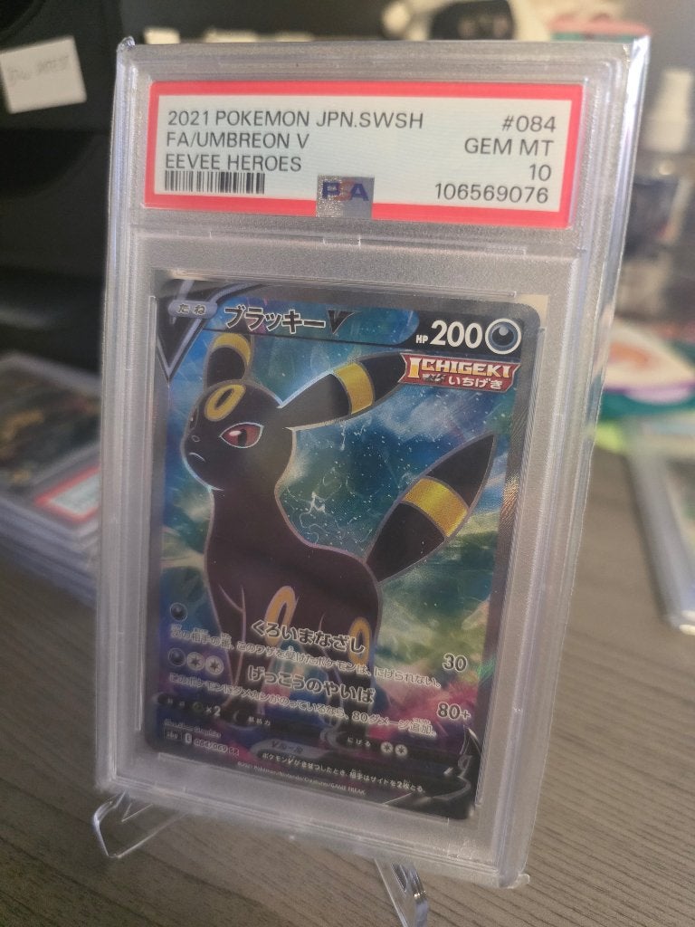 Umbreon V (JP) Eevee Heroes PSA 10, Hobby en Vrije tijd, Ophalen of Verzenden, Nieuw, Losse kaart